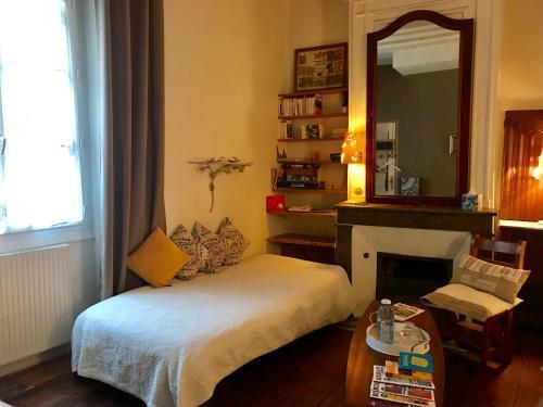 Le Miroir Aux Fees 2* Bordeaux