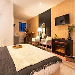 Le Nid Douillet, Center, Jacuzzi, Sensory Shower