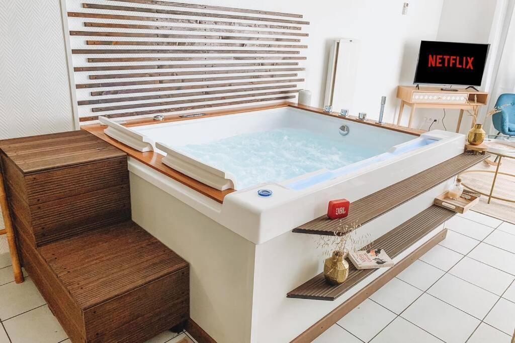 Apartment Nuit D'exception - Loft Avec Jacuzzi Bordeaux