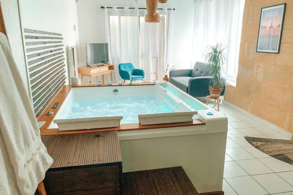 Apartment Nuit D'exception - Loft Avec Jacuzzi Bordeaux