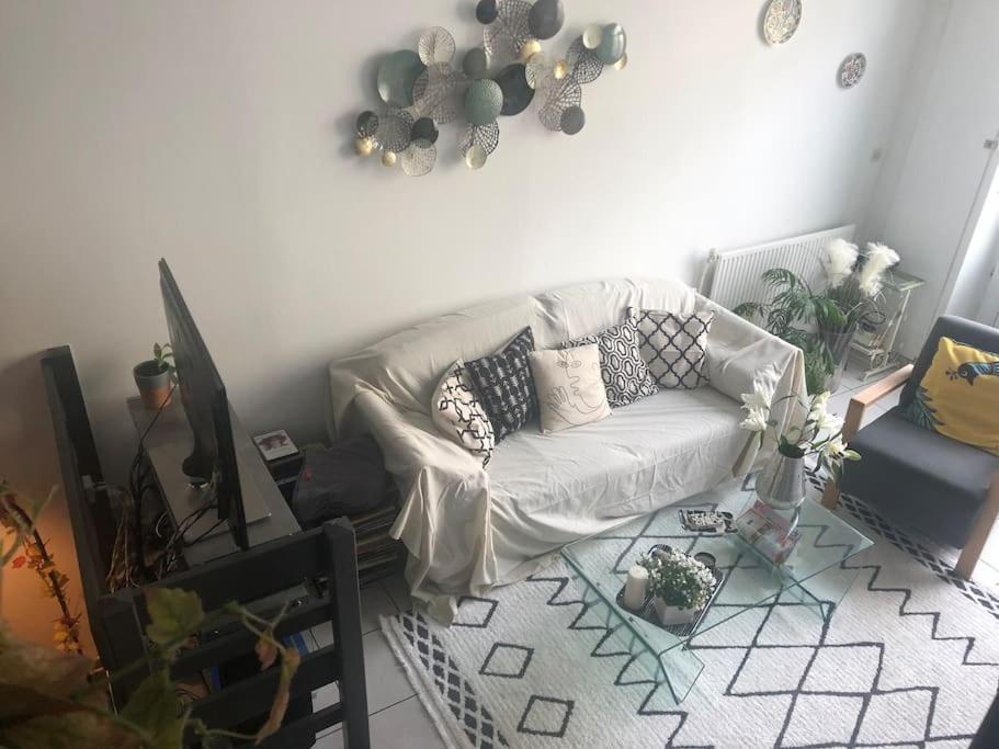 Quiet Duplex House Downtown Apartment *