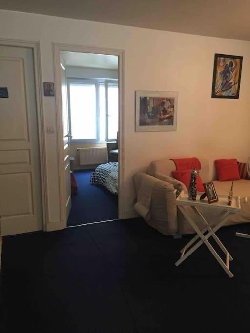 Quiet Duplex House Downtown Apartment *