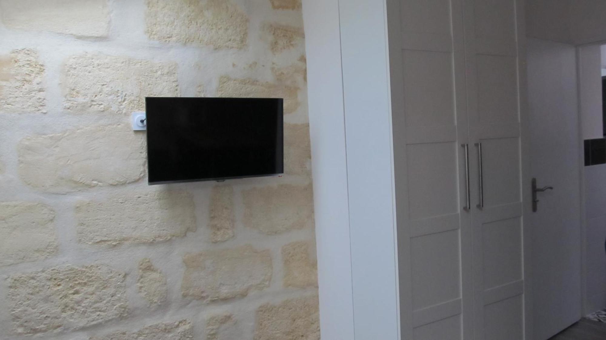Apartment Cosy Sur Les Quais De Saint Michel