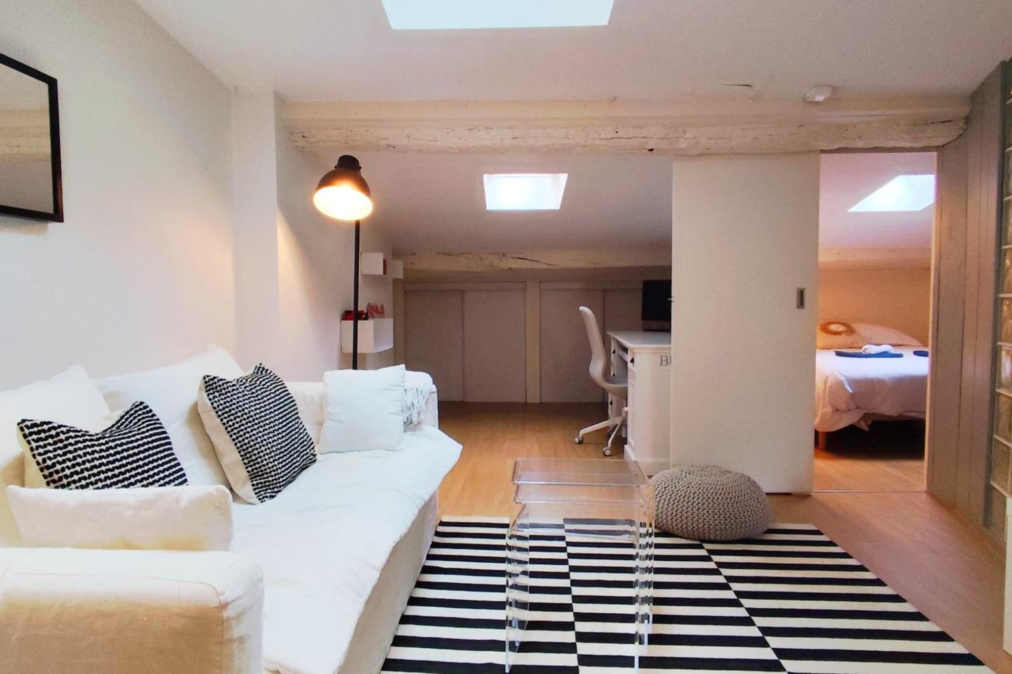 T2 In The Historic Heart Of Apartment Bordeaux