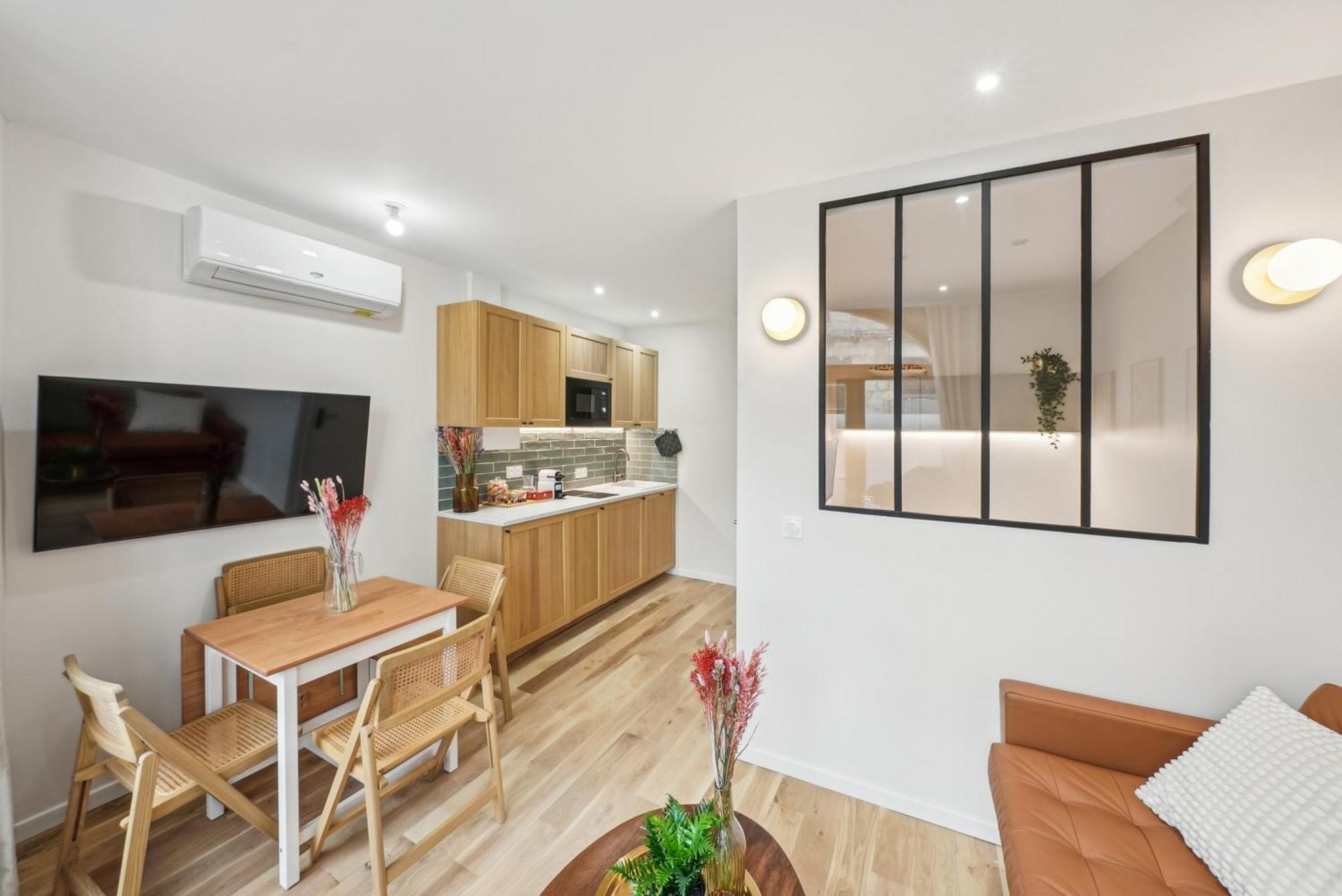Lavie Maison & Hot Tub Apartment