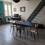 Beautiful Apartment Quiet Area Near Train Station