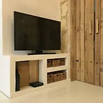 Mirmont Greek Style