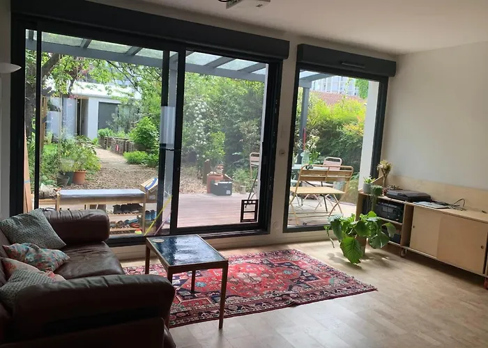Spacious House With Garden
