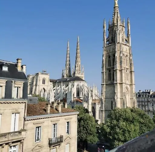Lumineux Appartement Sous Les Toits A Pey Berland