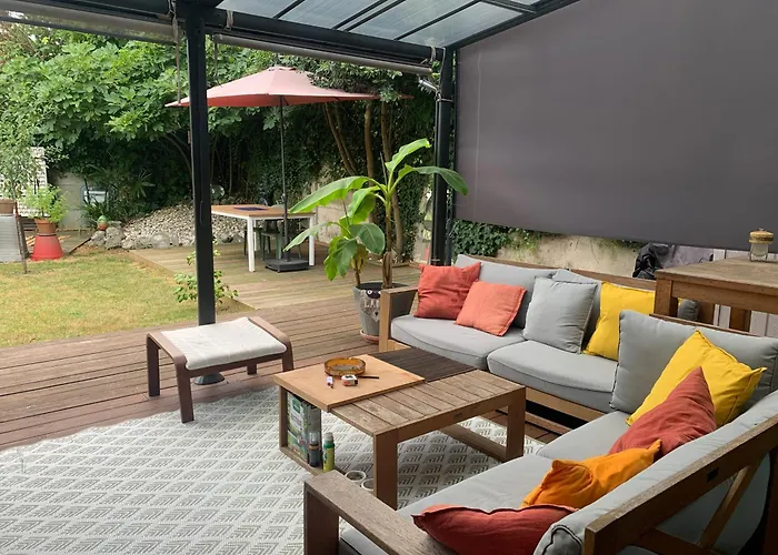 Superbe T3- Two Bedrooms Appartment With Garden And Petanque! Perfect Spot!