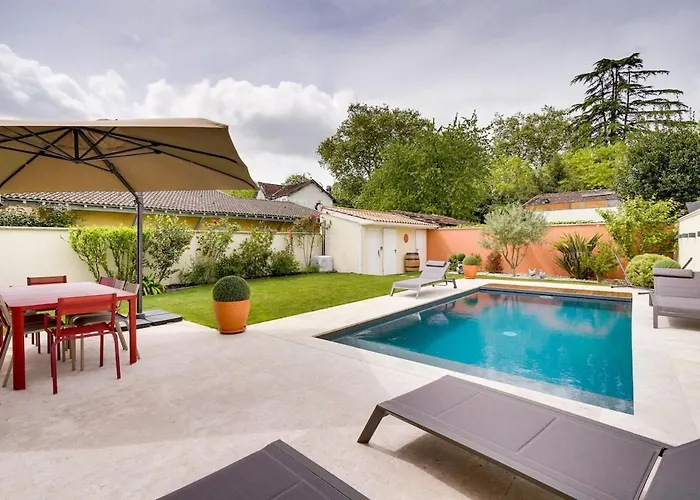 Maison Familiale Climatisee Avec Piscine