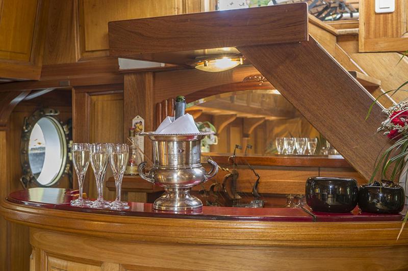 Botel Barge Tango Bordeaux