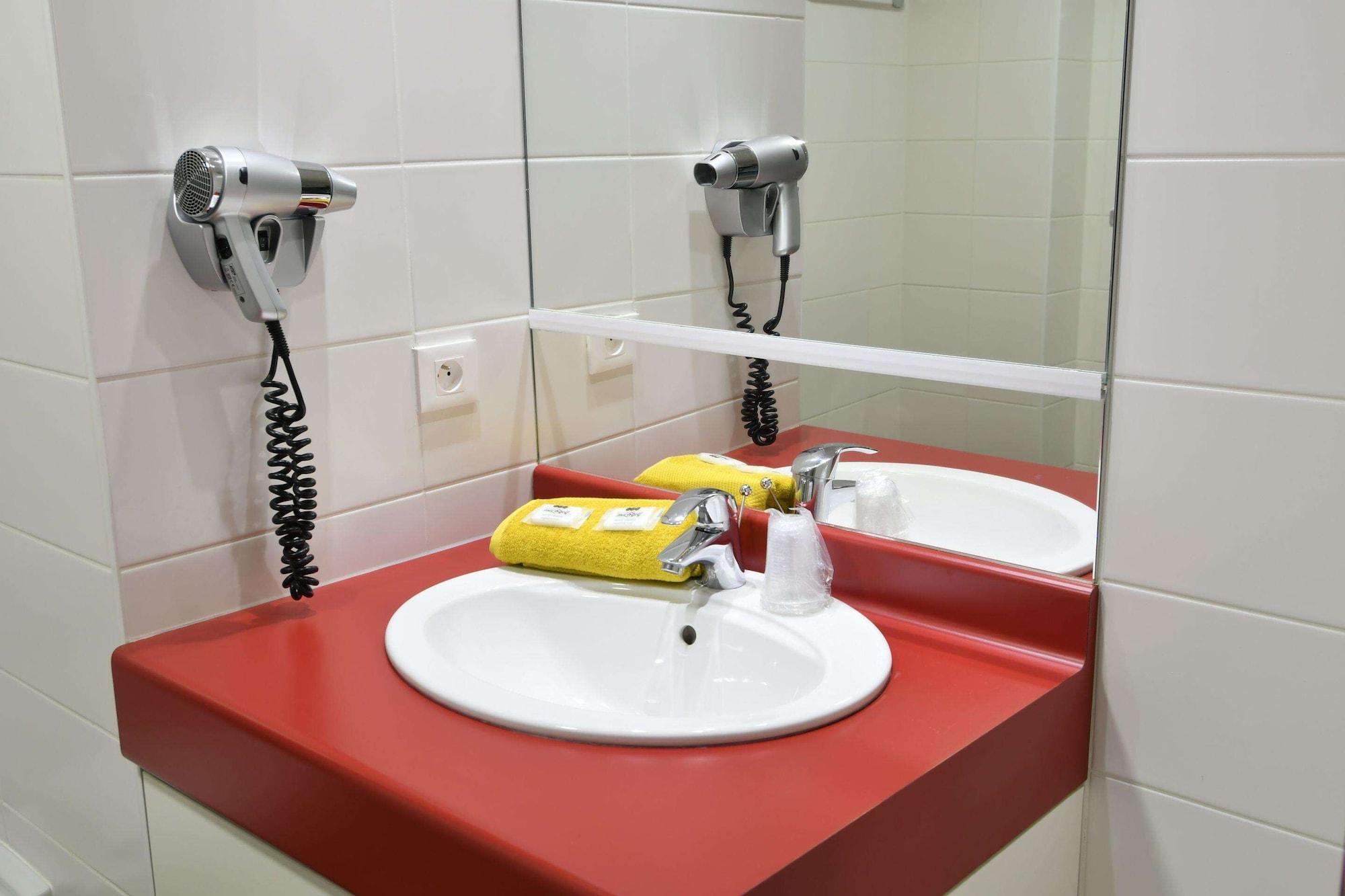 Hotel And Golf Bassins A Flot Bordeaux