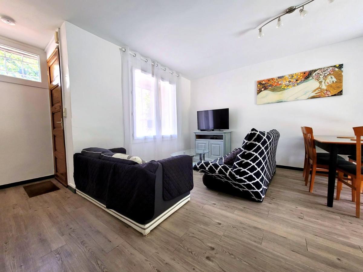 Guest house Chambres D'hotes Avec Piscine Bordeaux