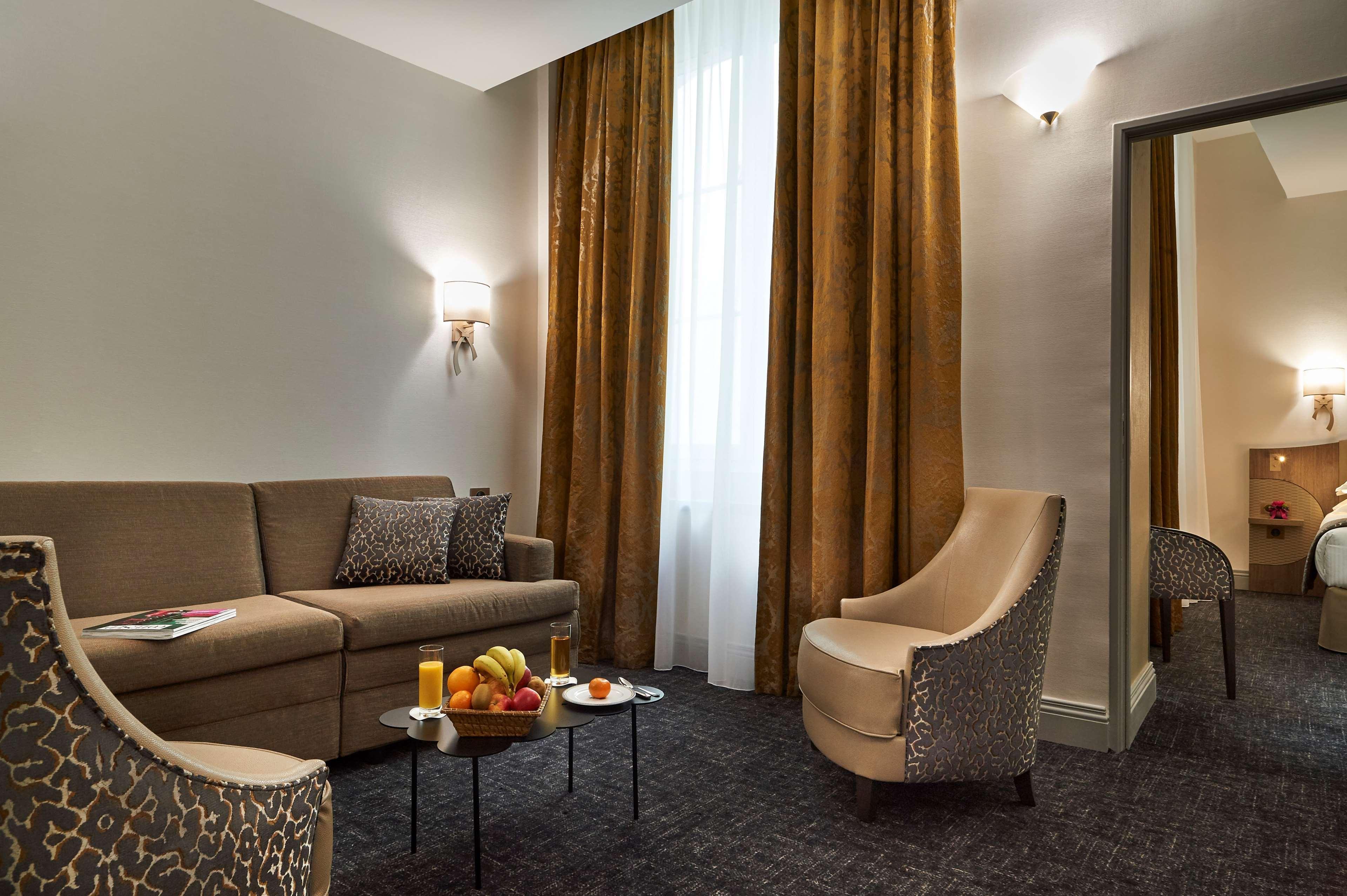 Western Premier Hbeo Centre Hotel