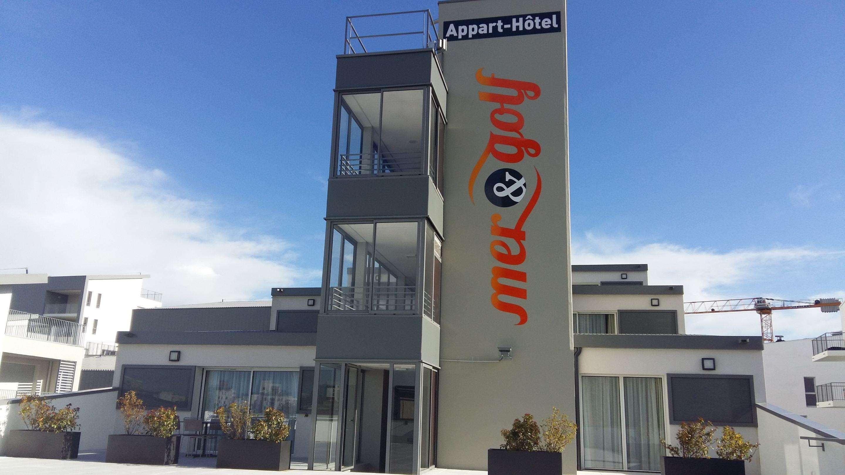 And Golf Bassins A Flot Hotel 3*