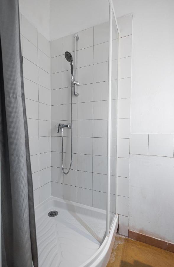 Nhà nghỉ Maison Spacieuse Avec Jardin Et Garage