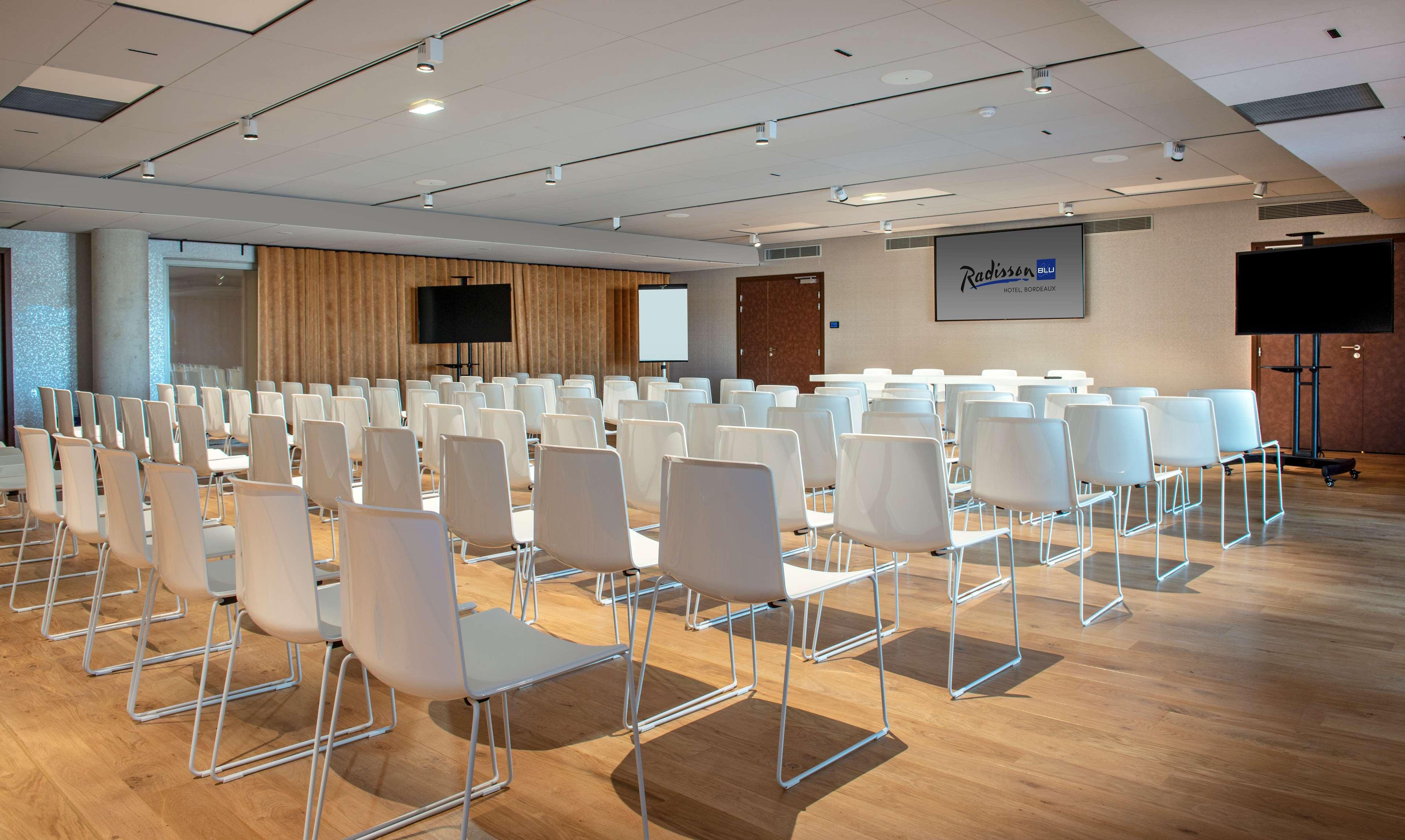Radisson Blu Hotel 4*
