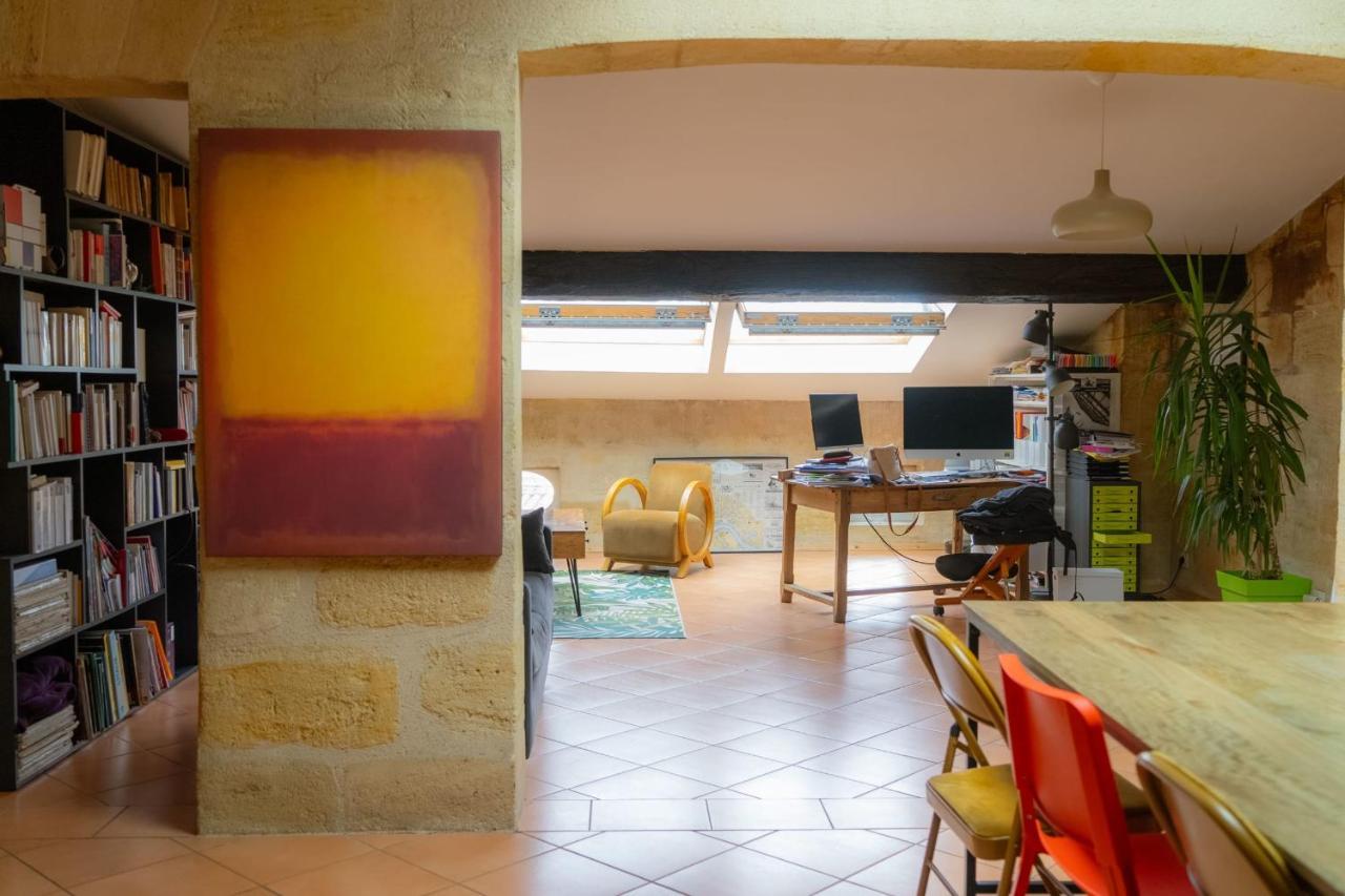 Apartment Spacious And Cozy Nest In The Heart Of *