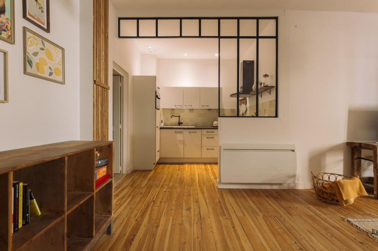 By Homy Apartment *