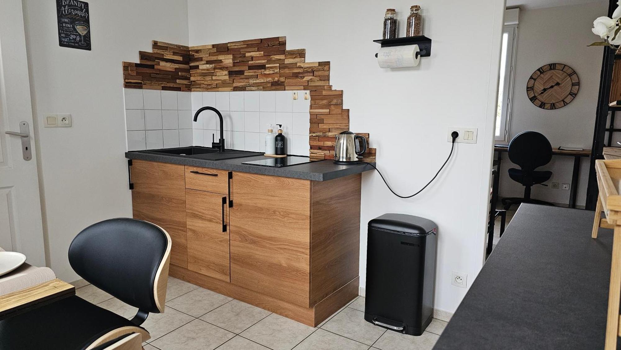Bed To Rent - Maison Calme Avec Jacuzzi Sous Supplement Hospedagem domiciliar *
