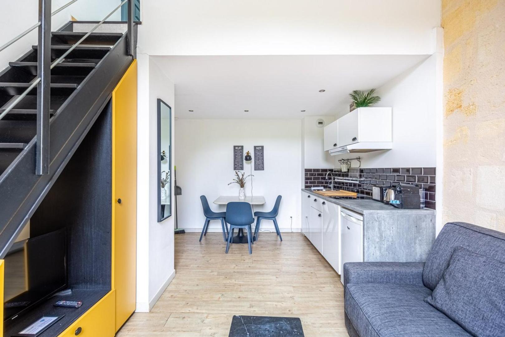 Apartment Centre