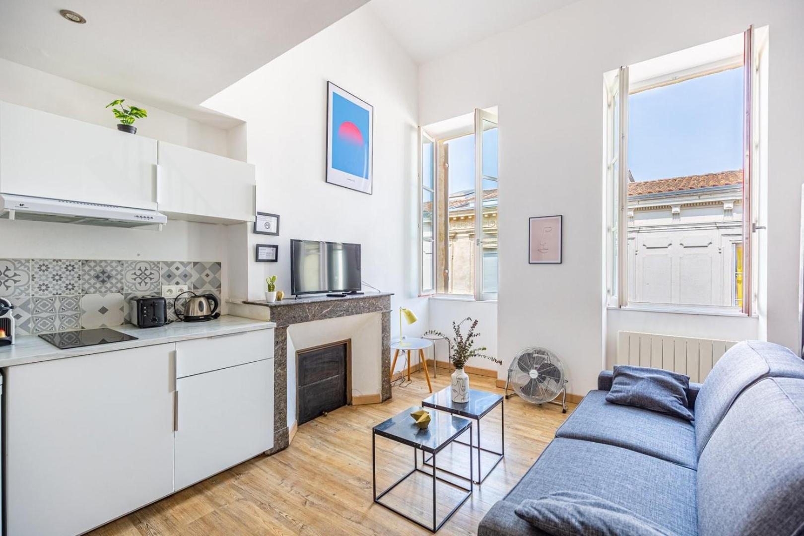 Apartment Centre