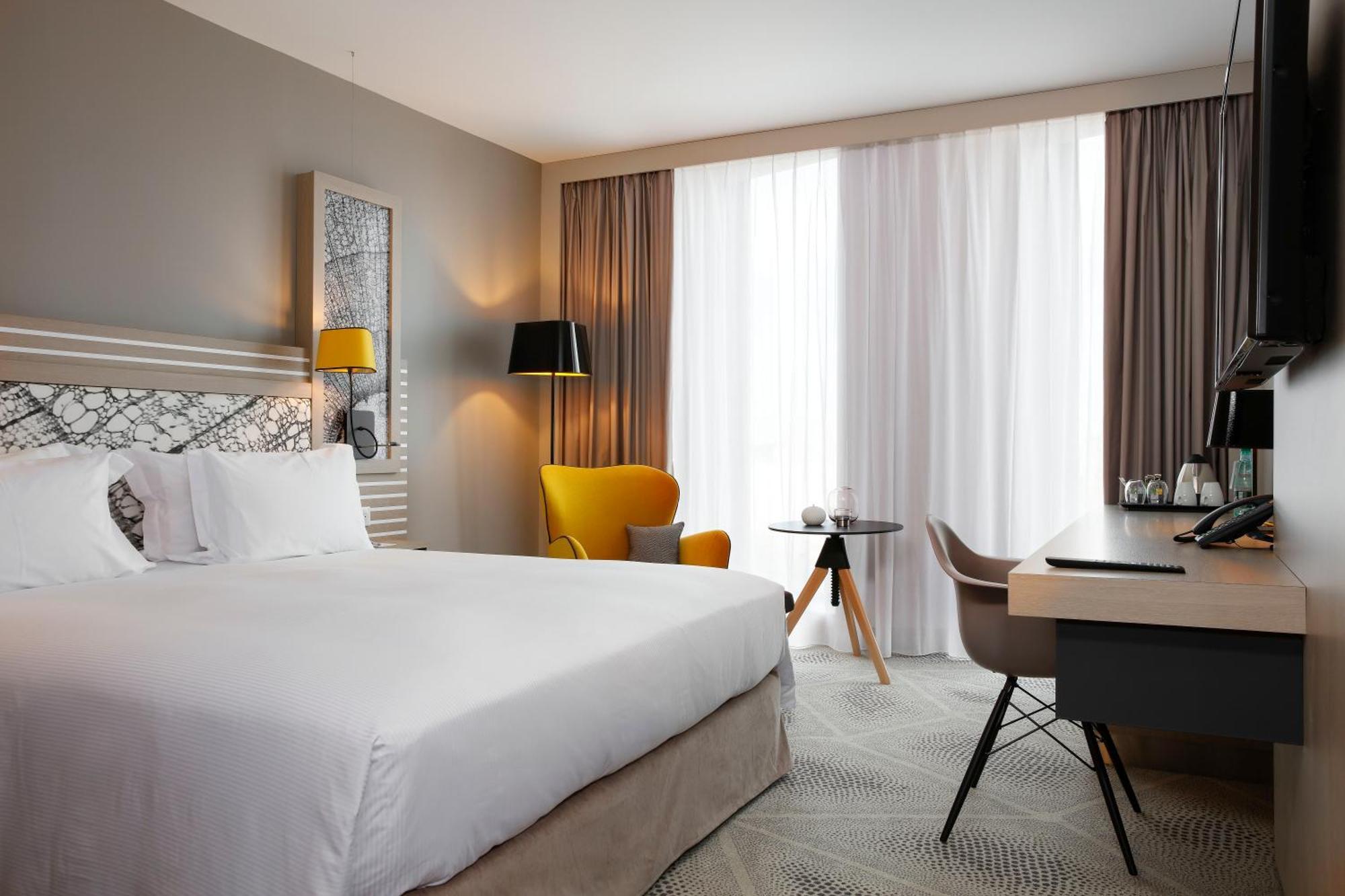 Khách sạn Hilton Garden Centre Bordeaux