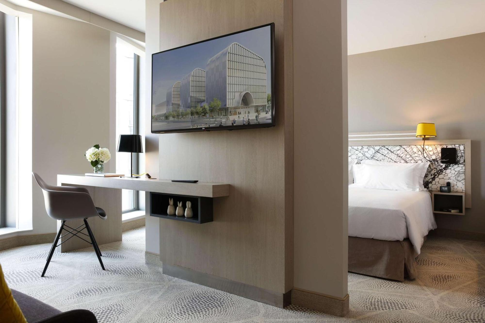 Hilton Garden Centre Khách sạn
