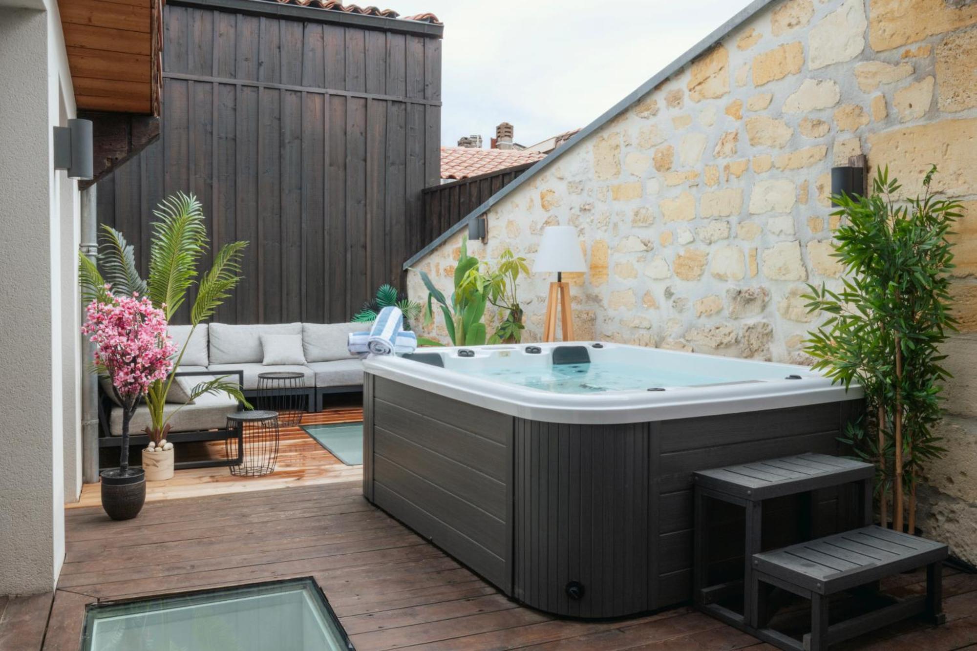 Rousseau - Jacuzzi & Cinema Dans Apartment