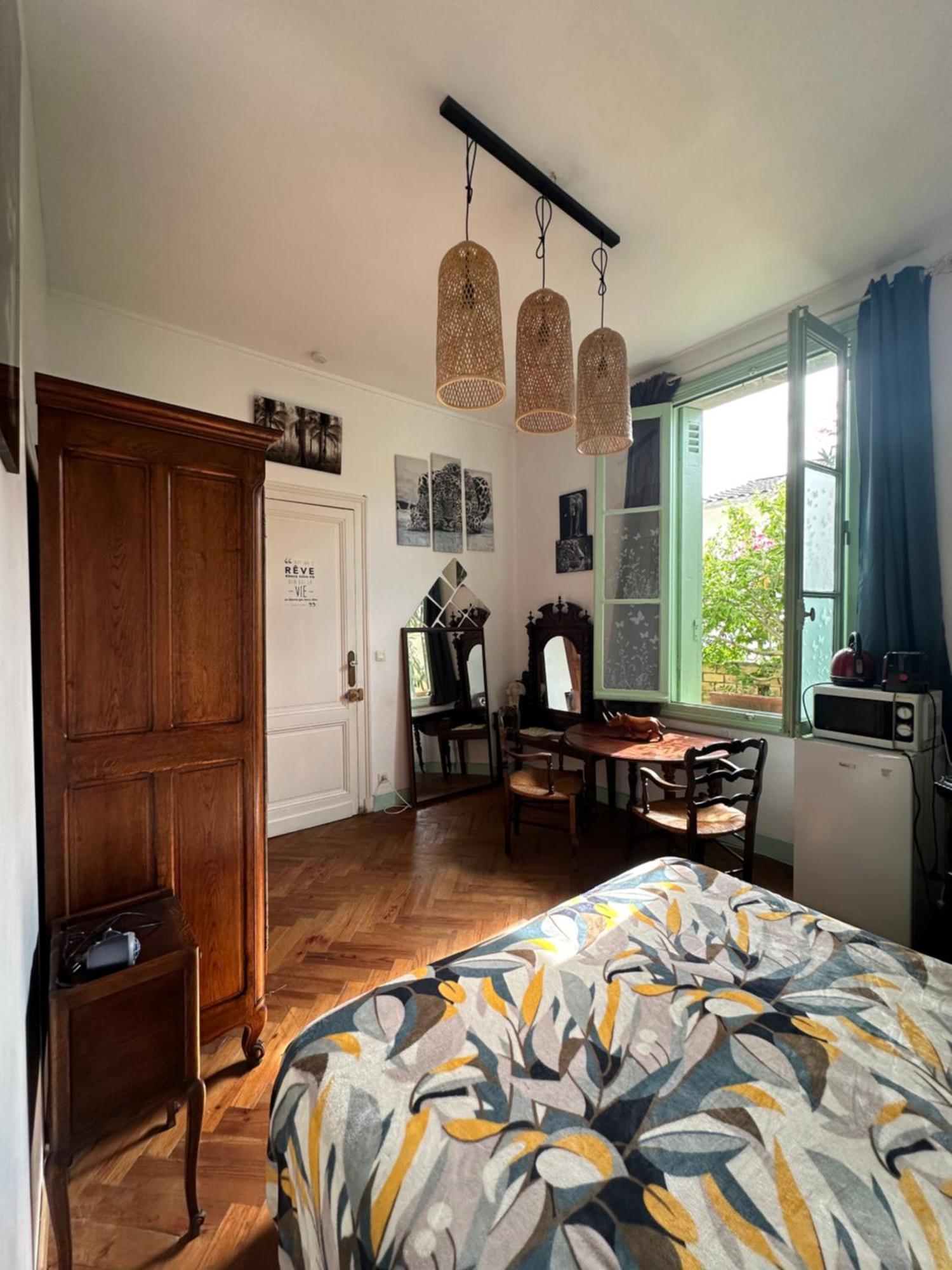Violette Séjour chez l'habitant