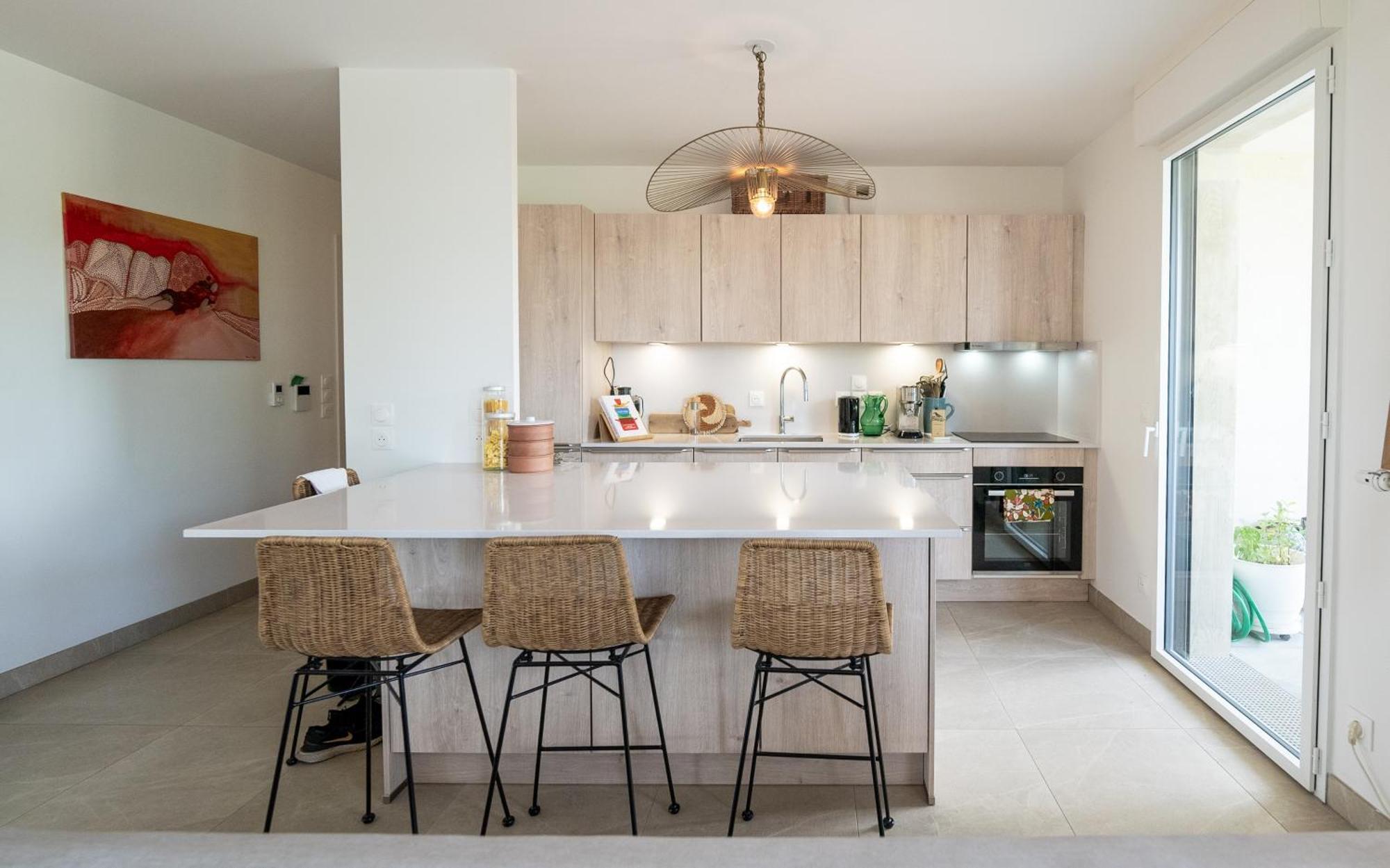Apartment Sur La Riviere, Proche Tramway, Un Bel Zen, Design, Spacieux Et Lumineux *