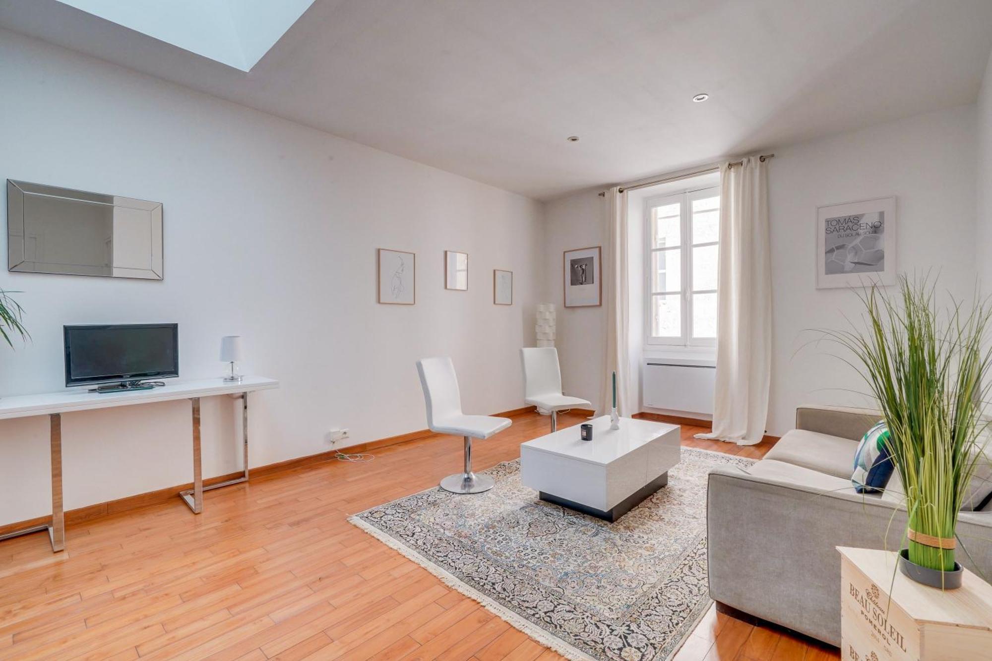 Apartment Mdor - Le Montesquieu En Bail Mobilite *