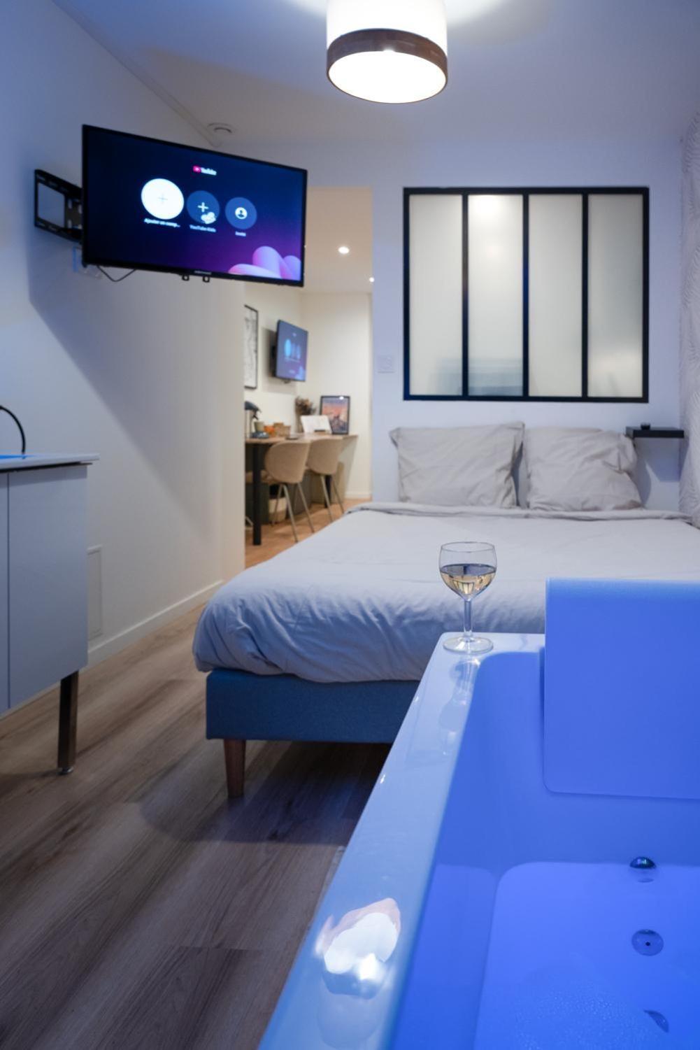 Cozy Jacuzzi Chartrons Apartment Bordeaux