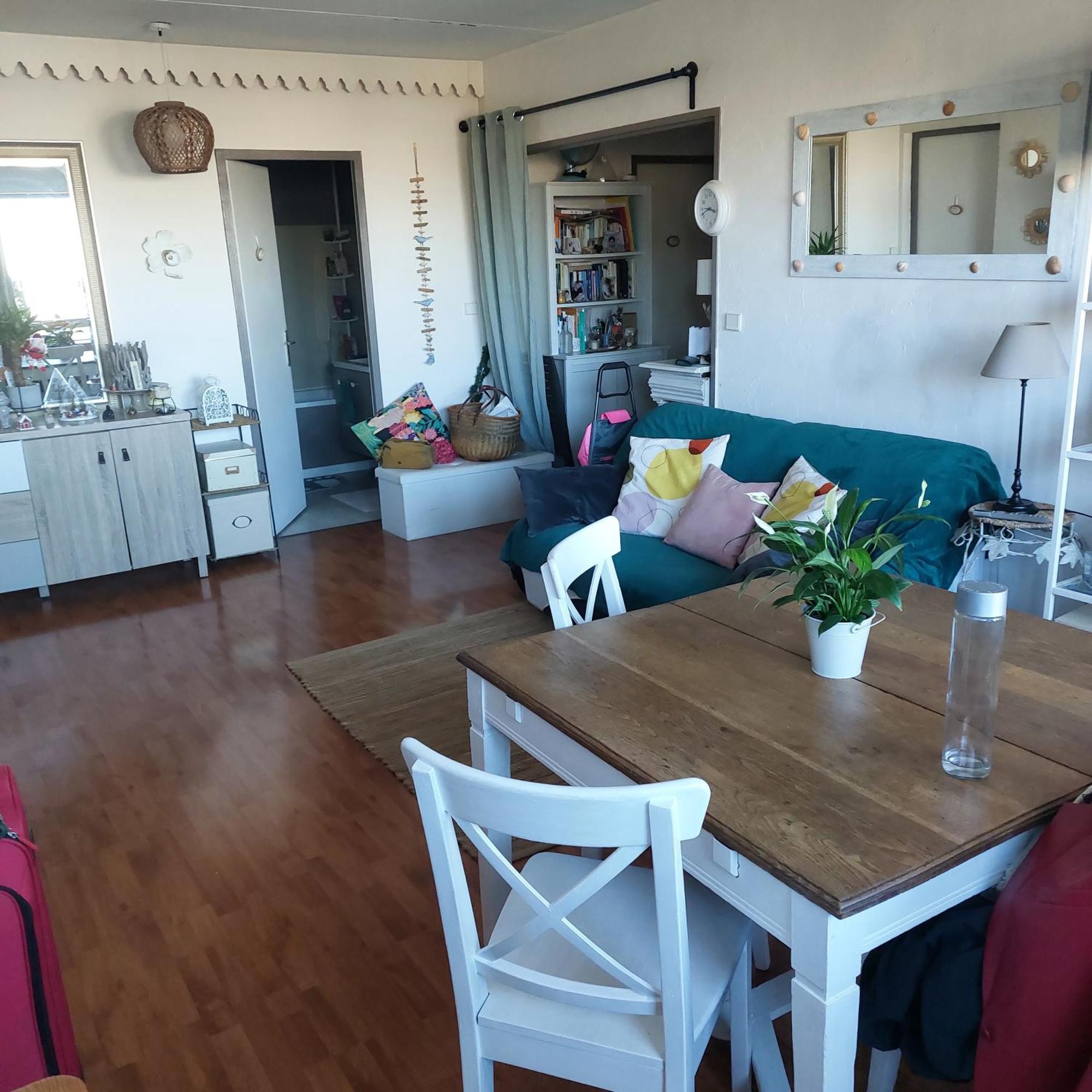 Chez L'habitante Avec Salle De Bain Et Cuisine Communes - Presence D'un Homestay *
