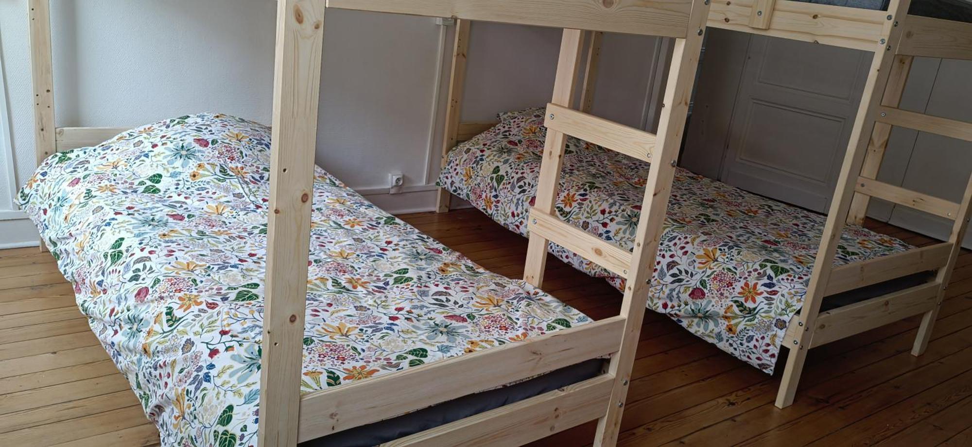 Bed In 6-beds Women Le Jardin Cafe Hostel