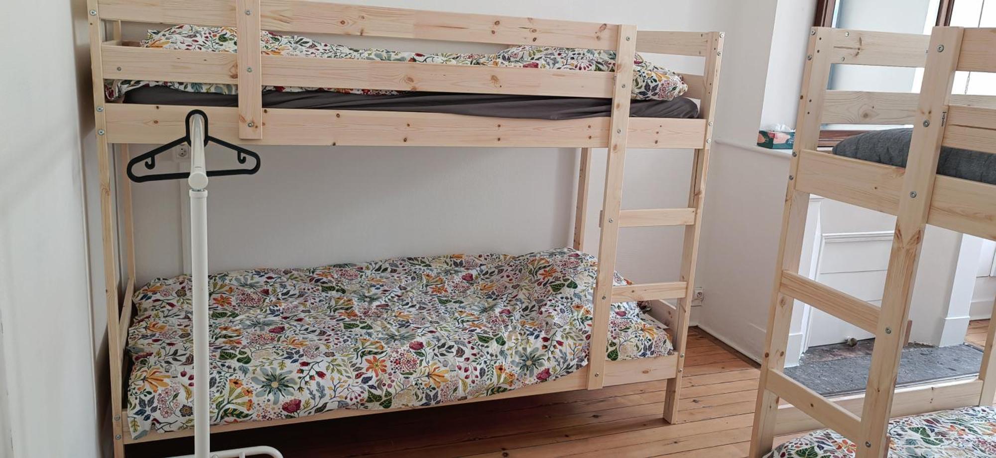 Bed In 6-beds Women Le Jardin Cafe Hostel Bordeaux