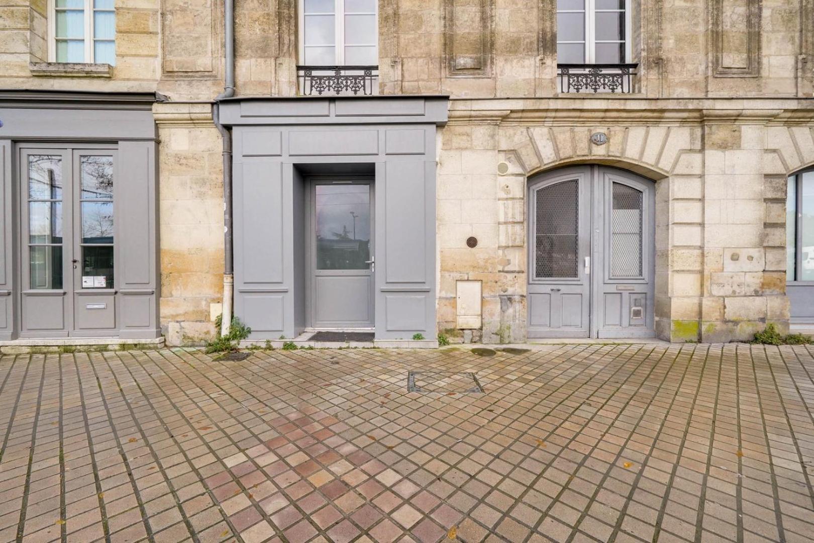 Superbe Sur Les Quais De * Bordeaux