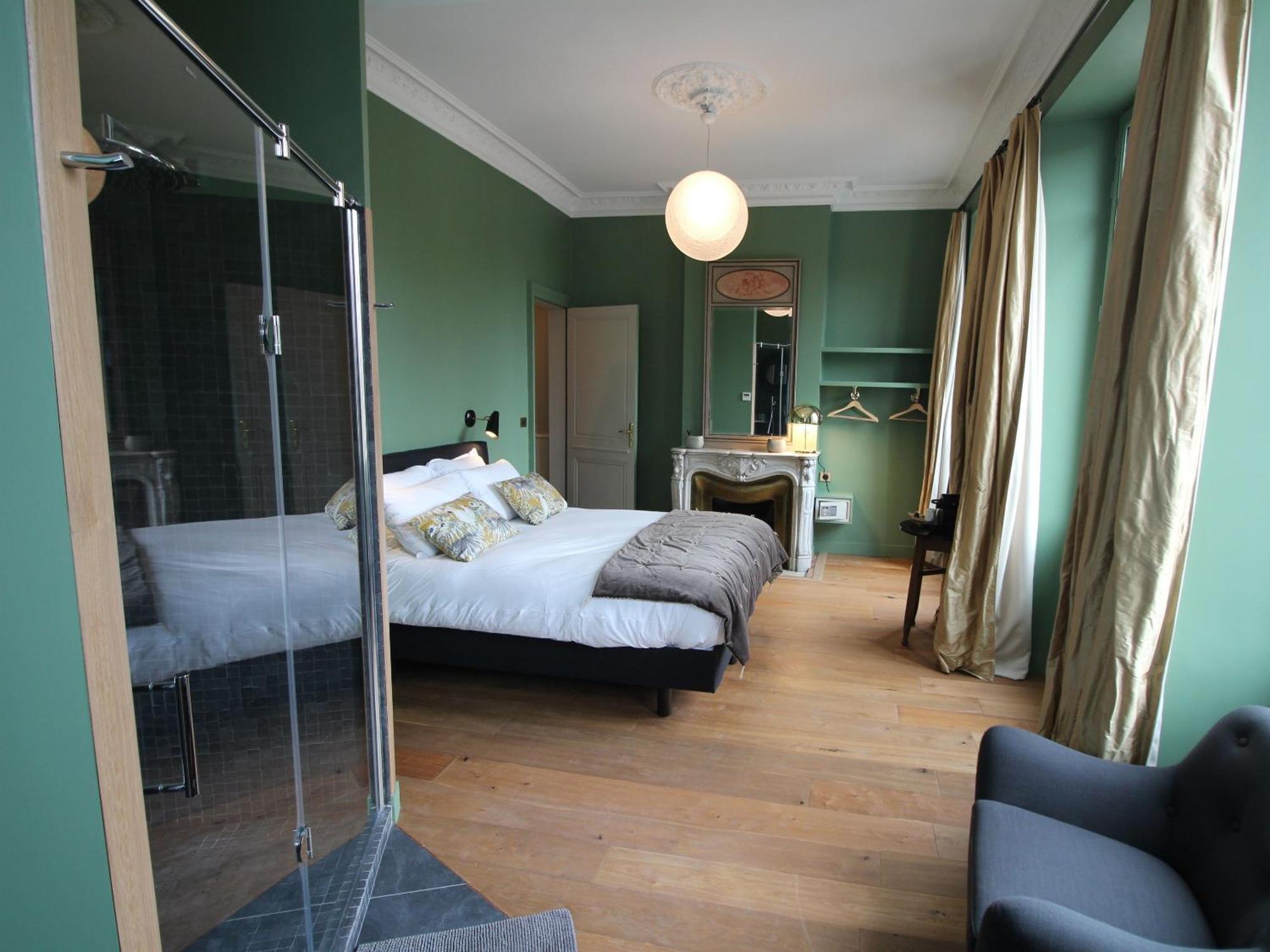 L'escapade Bordelaise - Cote Jardin Bed & Breakfast