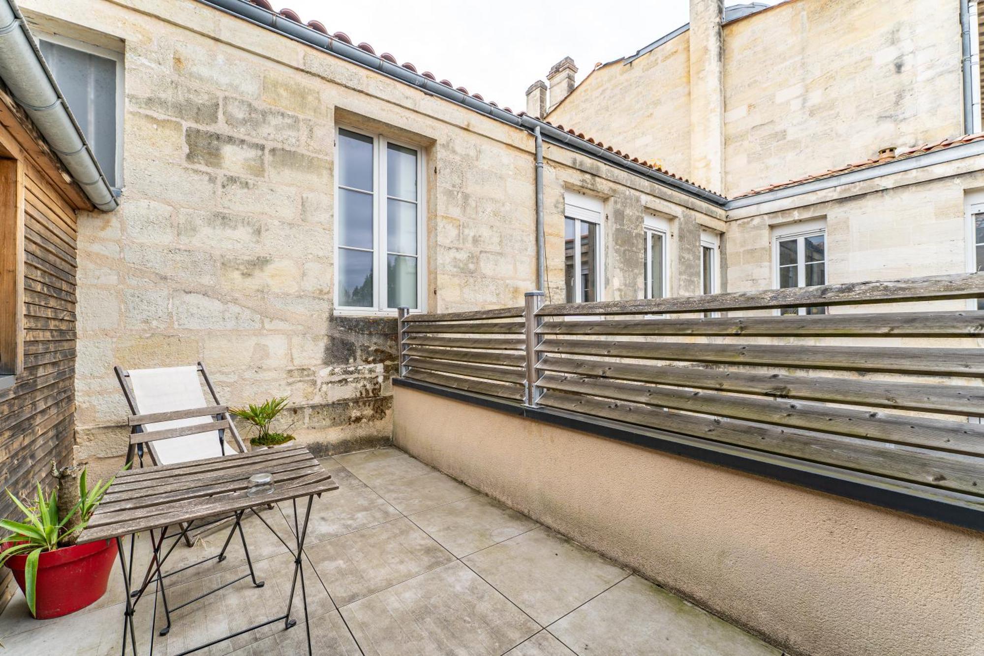 Superbe Avec Terrasse En Centre *