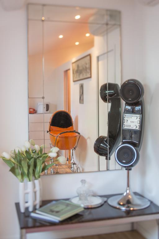 Une Chambre Chez Dupont