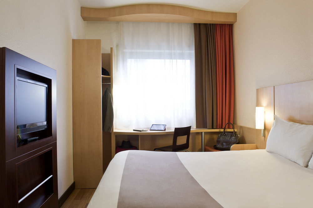 Ibis Centre - Gare Saint-jean Hotel 3*