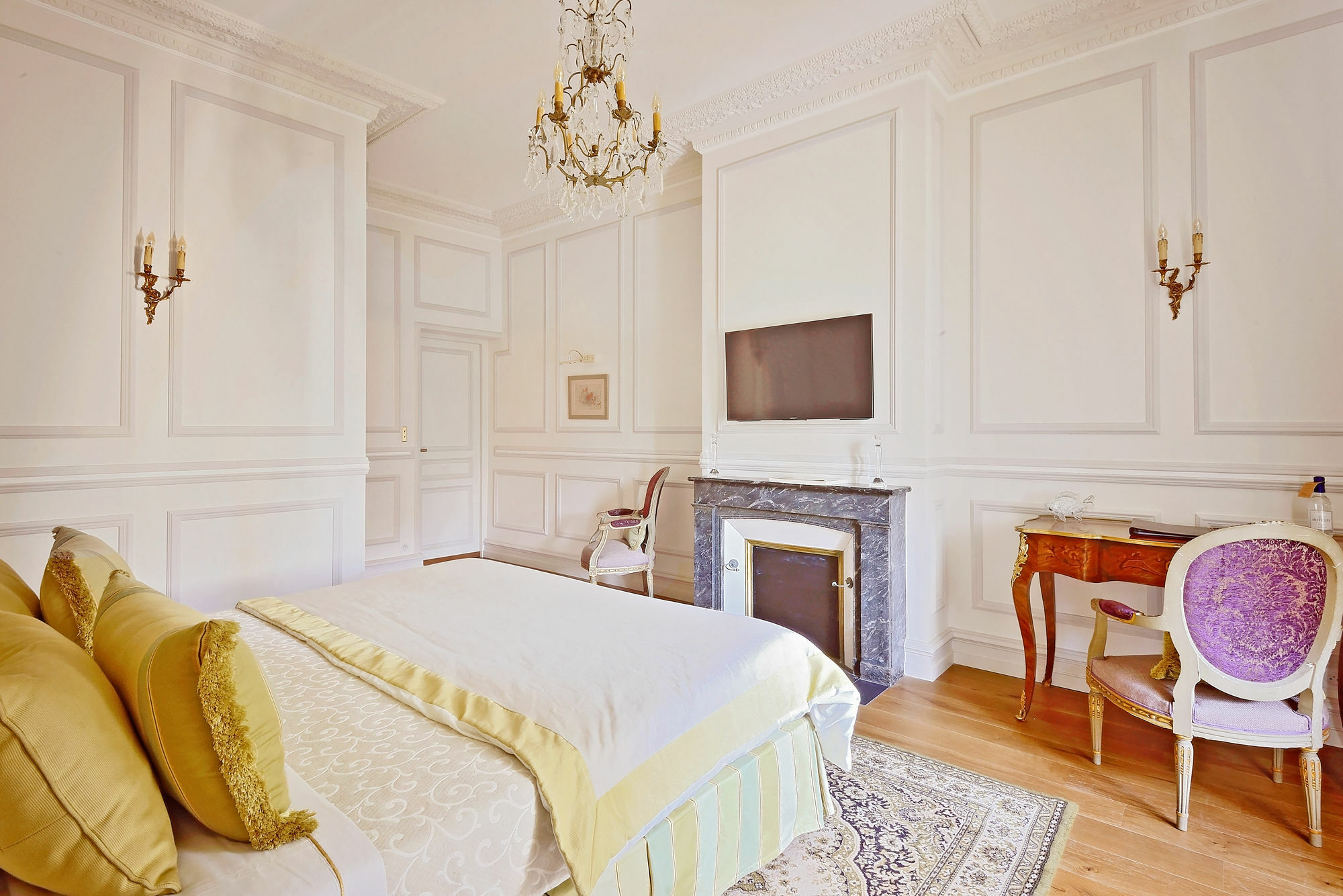 Victor Louis - Centre Maison d'hôtes