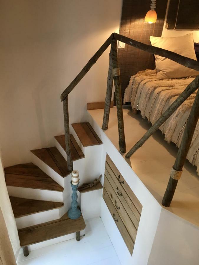 Mirmont Greek Style Apartment Bordeaux