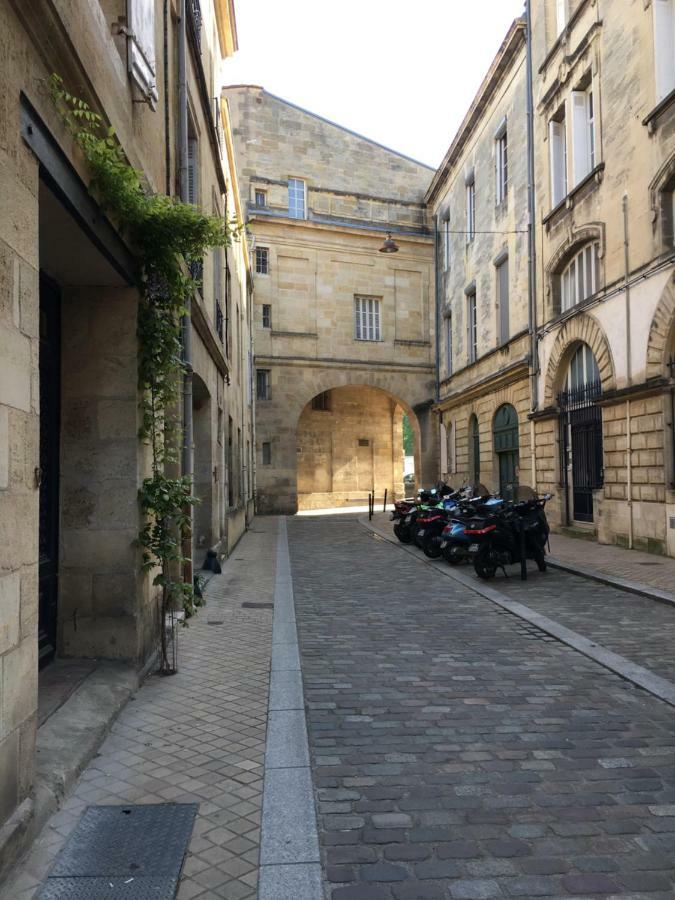 Mirmont Greek Style * Bordeaux